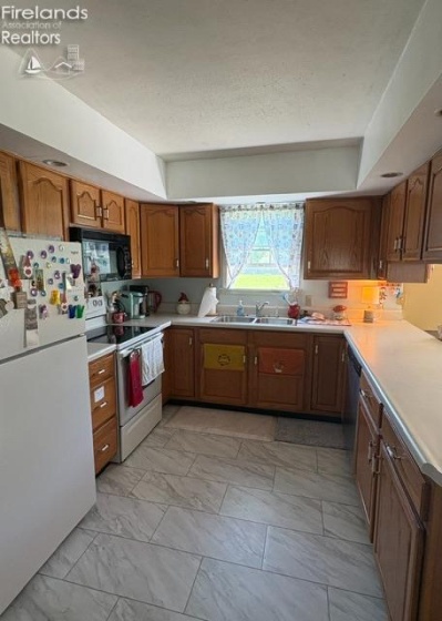 894 Meadow Lane, Fremont, 43420, 2 Bedrooms Bedrooms, ,2 BathroomsBathrooms,Residential,For Sale,Meadow Lane,20261610