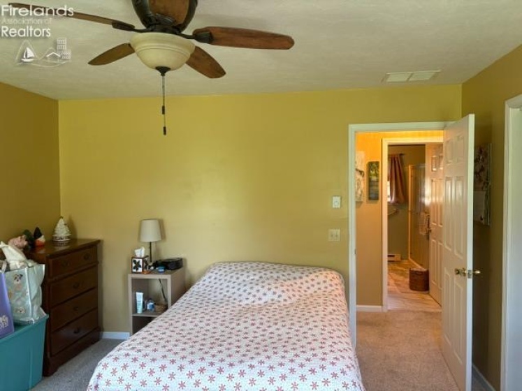894 Meadow Lane, Fremont, 43420, 2 Bedrooms Bedrooms, ,2 BathroomsBathrooms,Residential,For Sale,Meadow Lane,20261610