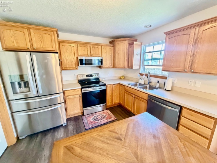 530 Parkside Reserve Street, Wellington, 44090, 4 Bedrooms Bedrooms, ,3 BathroomsBathrooms,Residential,For Sale,Parkside Reserve,20261633