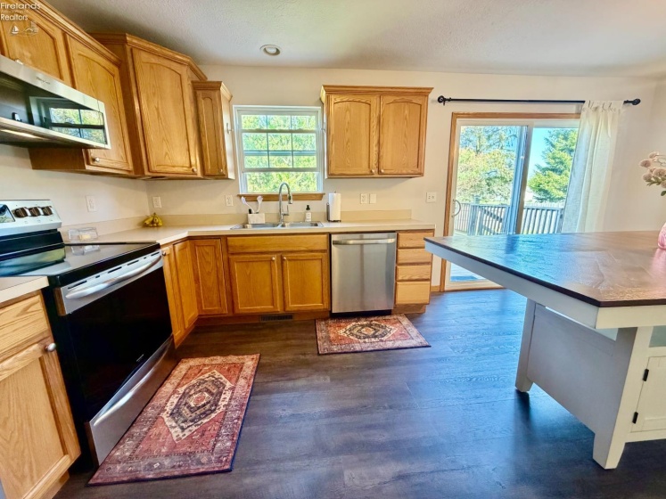 530 Parkside Reserve Street, Wellington, 44090, 4 Bedrooms Bedrooms, ,3 BathroomsBathrooms,Residential,For Sale,Parkside Reserve,20261633