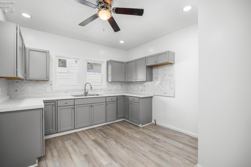 929 Washington Ave., Lorain, 44052, 4 Bedrooms Bedrooms, ,2 BathroomsBathrooms,Residential,For Sale,Washington Ave.,20261634