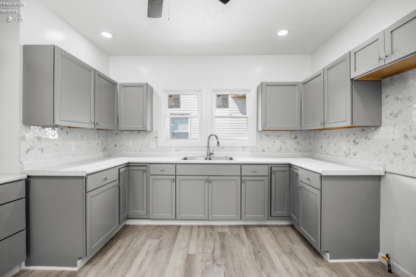 929 Washington Ave., Lorain, 44052, 4 Bedrooms Bedrooms, ,2 BathroomsBathrooms,Residential,For Sale,Washington Ave.,20261634