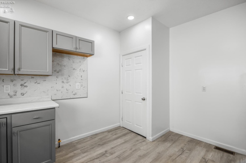 929 Washington Ave., Lorain, 44052, 4 Bedrooms Bedrooms, ,2 BathroomsBathrooms,Residential,For Sale,Washington Ave.,20261634