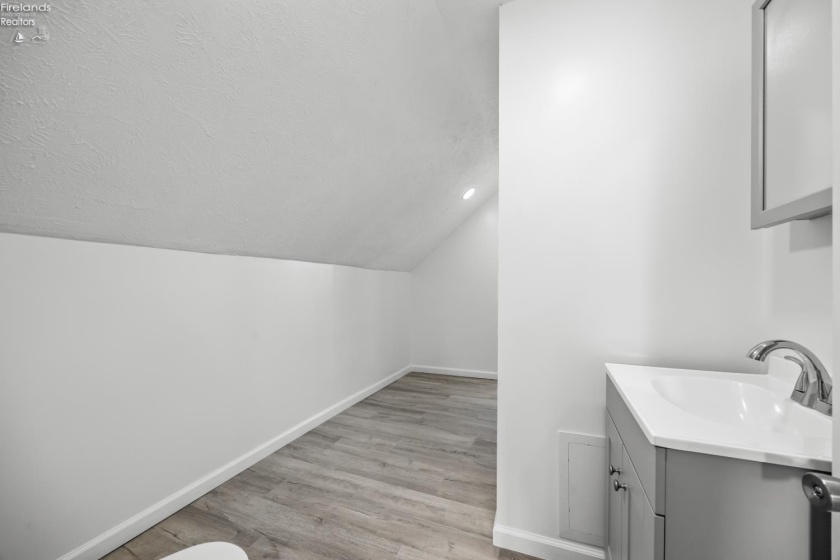 929 Washington Ave., Lorain, 44052, 4 Bedrooms Bedrooms, ,2 BathroomsBathrooms,Residential,For Sale,Washington Ave.,20261634