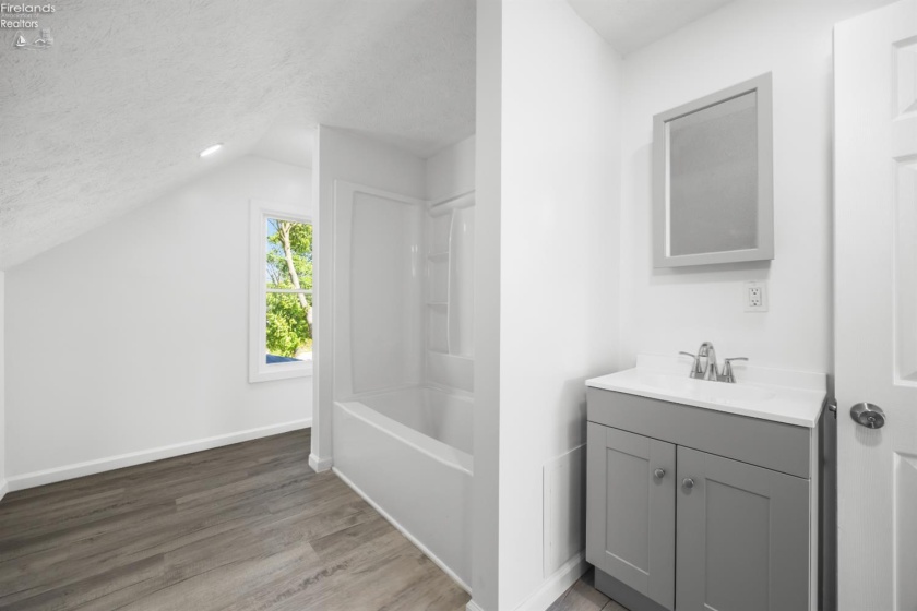 929 Washington Ave., Lorain, 44052, 4 Bedrooms Bedrooms, ,2 BathroomsBathrooms,Residential,For Sale,Washington Ave.,20261634