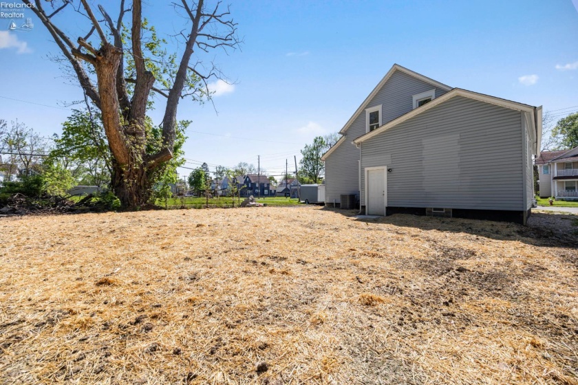 929 Washington Ave., Lorain, 44052, 4 Bedrooms Bedrooms, ,2 BathroomsBathrooms,Residential,For Sale,Washington Ave.,20261634