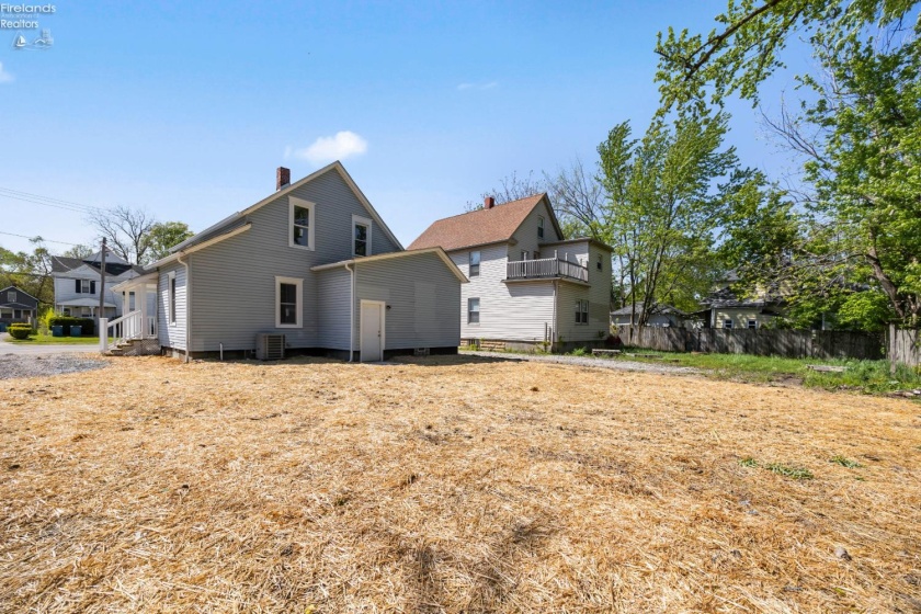 929 Washington Ave., Lorain, 44052, 4 Bedrooms Bedrooms, ,2 BathroomsBathrooms,Residential,For Sale,Washington Ave.,20261634