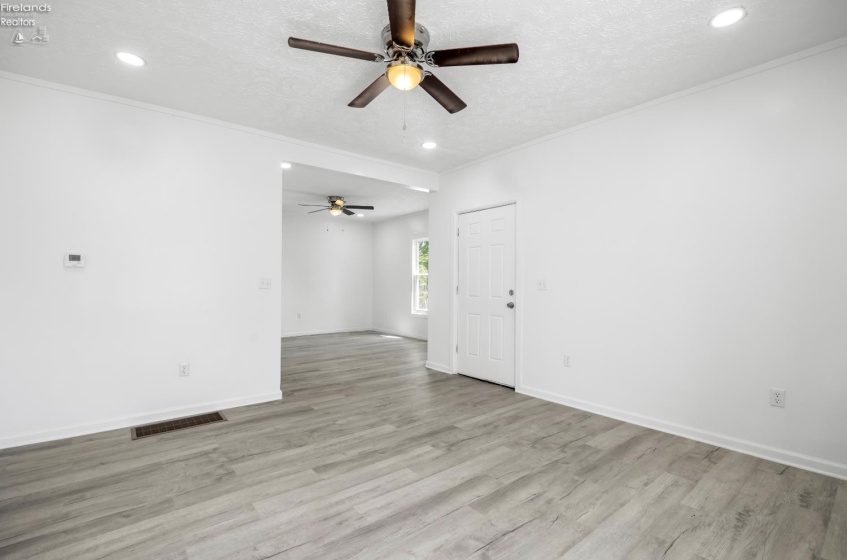 929 Washington Ave., Lorain, 44052, 4 Bedrooms Bedrooms, ,2 BathroomsBathrooms,Residential,For Sale,Washington Ave.,20261634