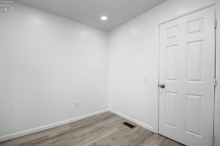 929 Washington Ave., Lorain, 44052, 4 Bedrooms Bedrooms, ,2 BathroomsBathrooms,Residential,For Sale,Washington Ave.,20261634