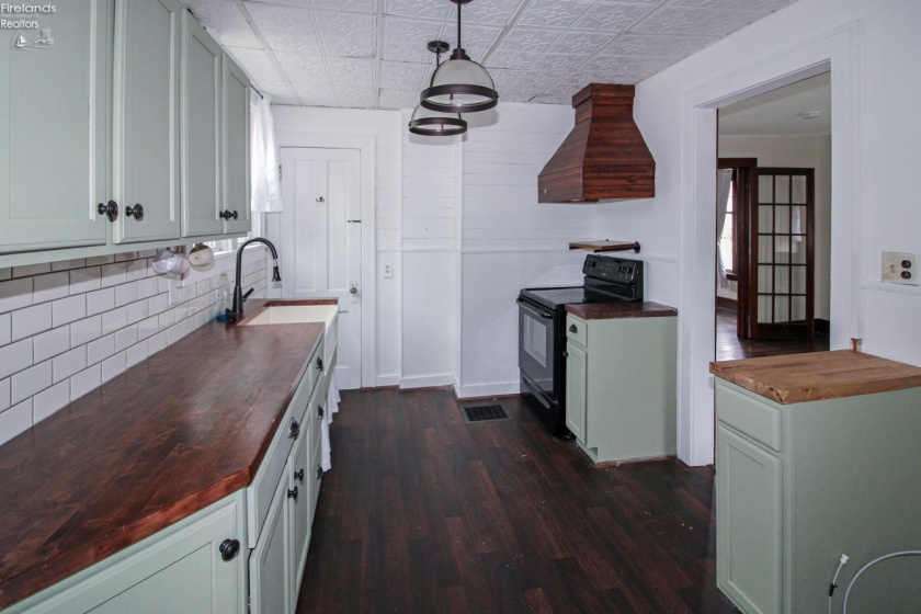430 Vine Street, Fremont, 43420, 3 Bedrooms Bedrooms, ,1 BathroomBathrooms,Residential,For Sale,Vine,20261443