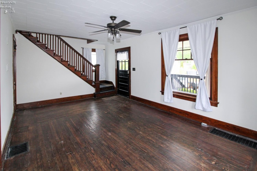 430 Vine Street, Fremont, 43420, 3 Bedrooms Bedrooms, ,1 BathroomBathrooms,Residential,For Sale,Vine,20261443