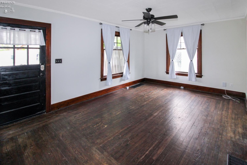 430 Vine Street, Fremont, 43420, 3 Bedrooms Bedrooms, ,1 BathroomBathrooms,Residential,For Sale,Vine,20261443