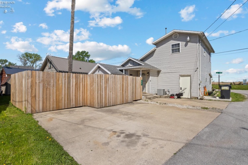 2939 County Road 206, Fremont, 43420, 2 Bedrooms Bedrooms, ,2 BathroomsBathrooms,Residential,For Sale,County Road 206,20261495