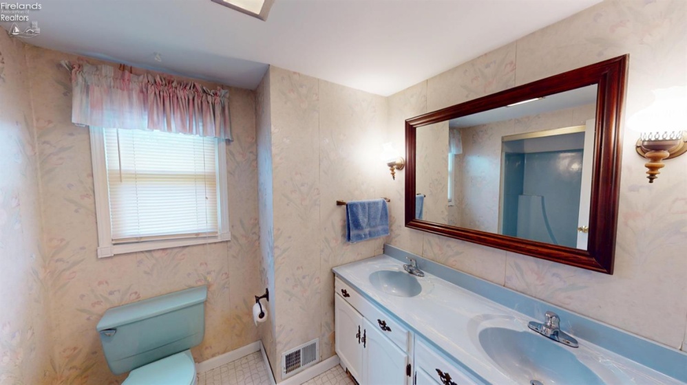 231 St. Paul Drive, Fremont, 43420, 4 Bedrooms Bedrooms, ,2 BathroomsBathrooms,Residential,For Sale,St. Paul,20261569