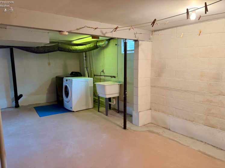 231 St. Paul Drive, Fremont, 43420, 4 Bedrooms Bedrooms, ,2 BathroomsBathrooms,Residential,For Sale,St. Paul,20261569