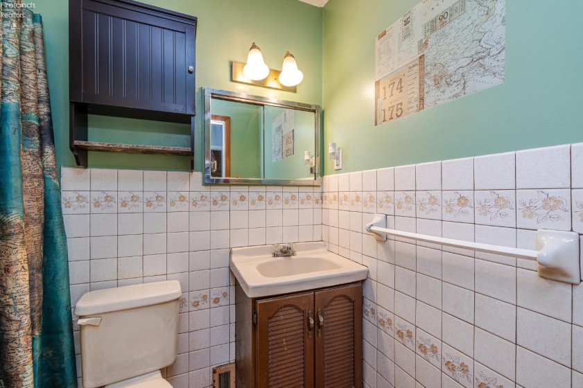 6833 Maplewood Road, Parma, 44130, 3 Bedrooms Bedrooms, ,2 BathroomsBathrooms,Residential,For Sale,Maplewood,20261630