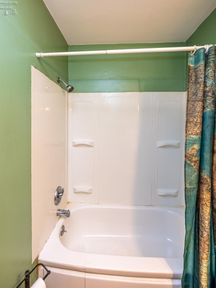 6833 Maplewood Road, Parma, 44130, 3 Bedrooms Bedrooms, ,2 BathroomsBathrooms,Residential,For Sale,Maplewood,20261630