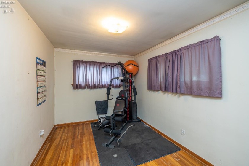 6833 Maplewood Road, Parma, 44130, 3 Bedrooms Bedrooms, ,2 BathroomsBathrooms,Residential,For Sale,Maplewood,20261630
