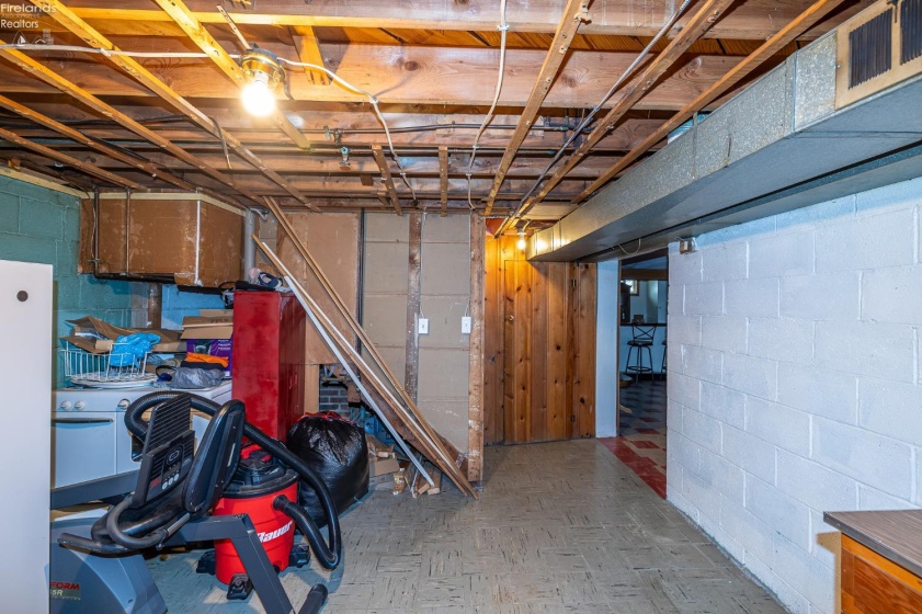 6833 Maplewood Road, Parma, 44130, 3 Bedrooms Bedrooms, ,2 BathroomsBathrooms,Residential,For Sale,Maplewood,20261630