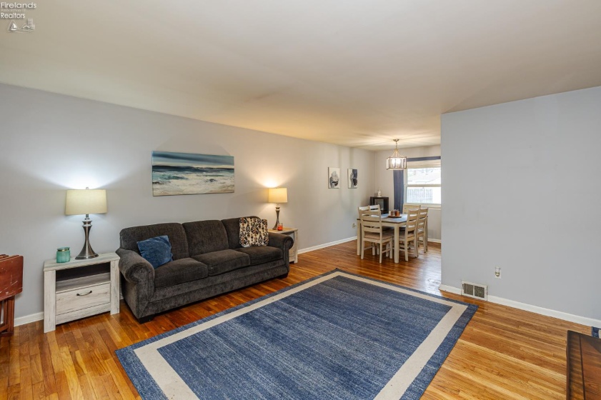 6833 Maplewood Road, Parma, 44130, 3 Bedrooms Bedrooms, ,2 BathroomsBathrooms,Residential,For Sale,Maplewood,20261630