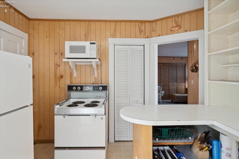 218 Lakefront, Lakeside, 43440, 4 Bedrooms Bedrooms, ,2 BathroomsBathrooms,Residential,For Sale,Lakefront,20261641