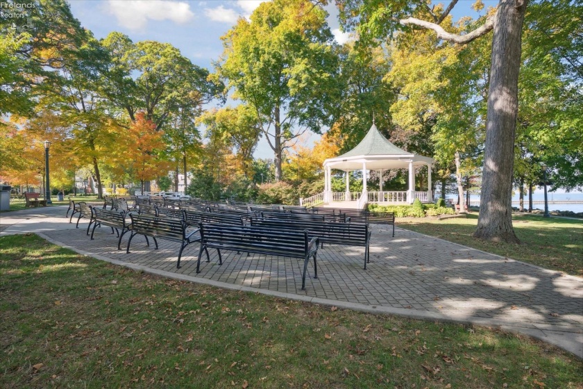 218 Lakefront, Lakeside, 43440, 4 Bedrooms Bedrooms, ,2 BathroomsBathrooms,Residential,For Sale,Lakefront,20261641