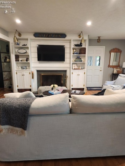 1949 Carriage Lane, Port Clinton, 43452, 4 Bedrooms Bedrooms, ,4 BathroomsBathrooms,Residential,For Sale,Carriage,20261612