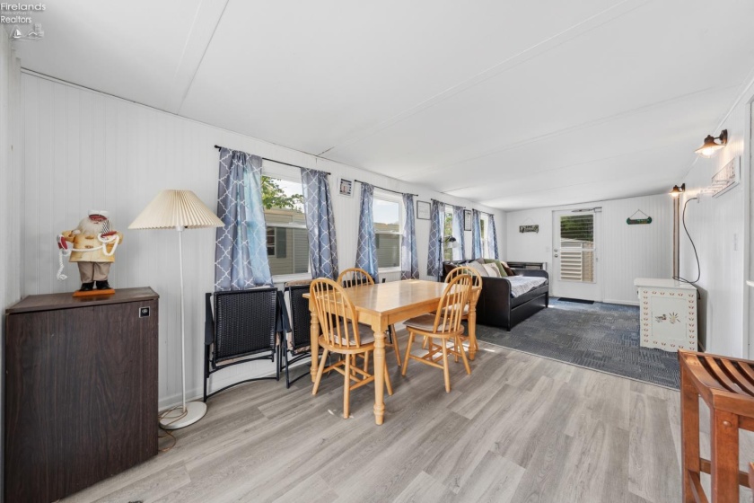 2175 Catawba Road, Port Clinton, 43452, 2 Bedrooms Bedrooms, ,1 BathroomBathrooms,Residential,For Sale,Catawba,20261657