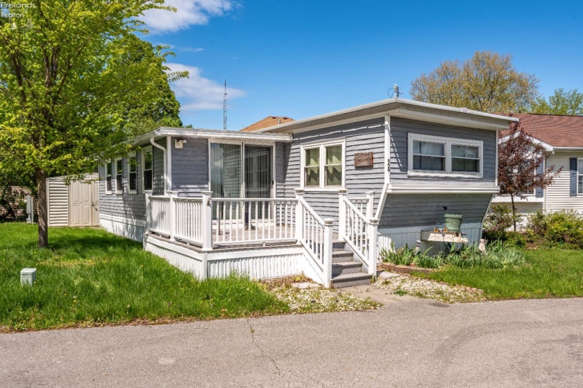 2175 Catawba Road, Port Clinton, 43452, 2 Bedrooms Bedrooms, ,1 BathroomBathrooms,Residential,For Sale,Catawba,20261657