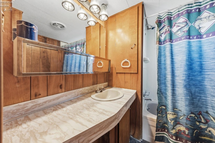 2175 Catawba Road, Port Clinton, 43452, 2 Bedrooms Bedrooms, ,1 BathroomBathrooms,Residential,For Sale,Catawba,20261657