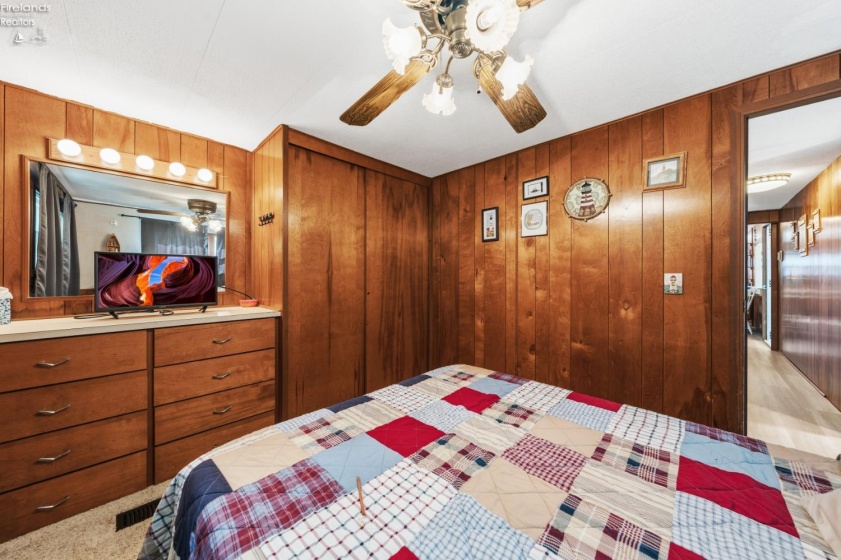 2175 Catawba Road, Port Clinton, 43452, 2 Bedrooms Bedrooms, ,1 BathroomBathrooms,Residential,For Sale,Catawba,20261657