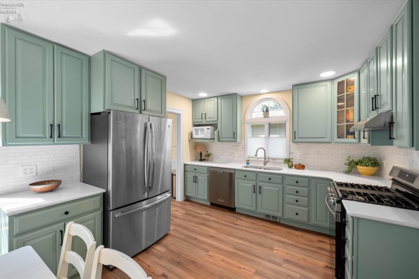 430 Vine Avenue, Lakeside, 43440, 4 Bedrooms Bedrooms, ,3 BathroomsBathrooms,Residential,For Sale,Vine,20261654