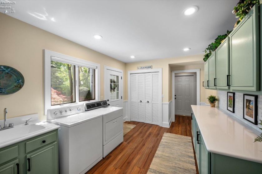 430 Vine Avenue, Lakeside, 43440, 4 Bedrooms Bedrooms, ,3 BathroomsBathrooms,Residential,For Sale,Vine,20261654