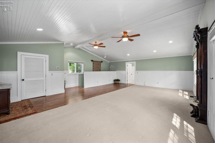 430 Vine Avenue, Lakeside, 43440, 4 Bedrooms Bedrooms, ,3 BathroomsBathrooms,Residential,For Sale,Vine,20261654