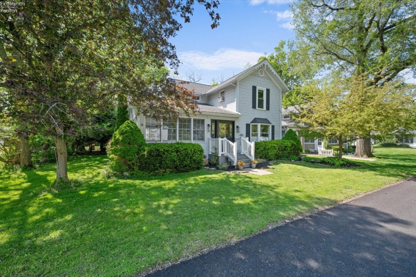 430 Vine Avenue, Lakeside, 43440, 4 Bedrooms Bedrooms, ,3 BathroomsBathrooms,Residential,For Sale,Vine,20261654