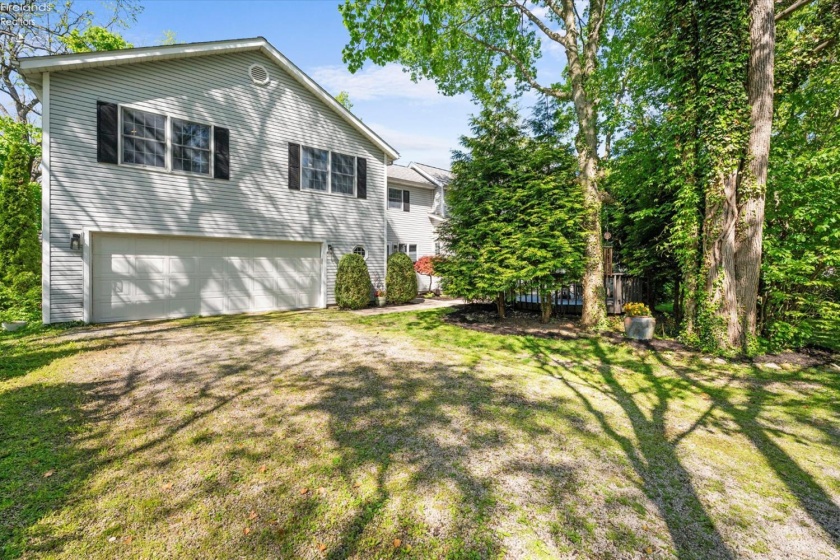 430 Vine Avenue, Lakeside, 43440, 4 Bedrooms Bedrooms, ,3 BathroomsBathrooms,Residential,For Sale,Vine,20261654