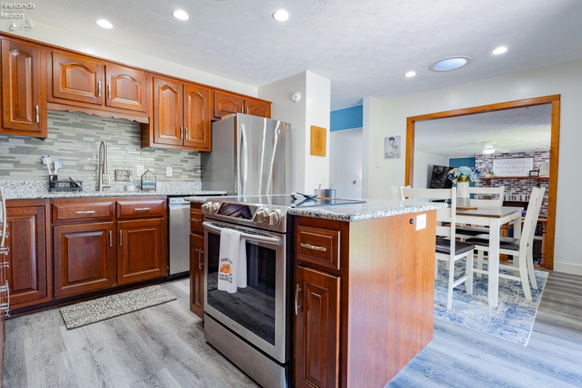 376 Twin Bay Trail, Willard, 44890, 3 Bedrooms Bedrooms, ,3 BathroomsBathrooms,Residential,For Sale,Twin Bay,20261642