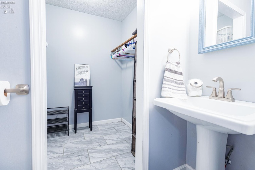 376 Twin Bay Trail, Willard, 44890, 3 Bedrooms Bedrooms, ,3 BathroomsBathrooms,Residential,For Sale,Twin Bay,20261642