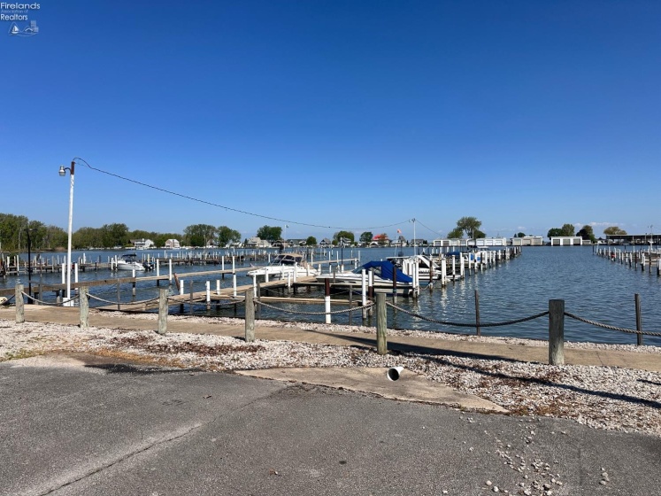 8175 North Shore Boulevard, Marblehead, 43440, 2 Bedrooms Bedrooms, ,1 BathroomBathrooms,Residential,For Sale,North Shore,20261669