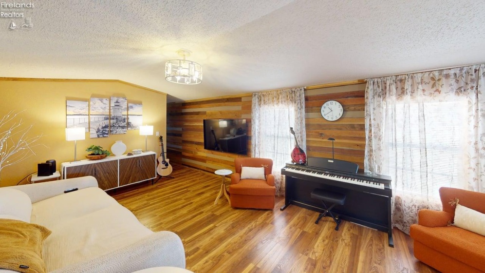 8175 North Shore Boulevard, Marblehead, 43440, 2 Bedrooms Bedrooms, ,1 BathroomBathrooms,Residential,For Sale,North Shore,20261669