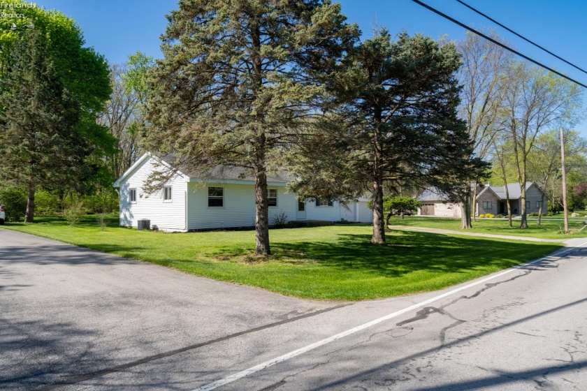4528 Weyhe Road, Port Clinton, 43452, 3 Bedrooms Bedrooms, ,1 BathroomBathrooms,Residential,For Sale,Weyhe,20261460