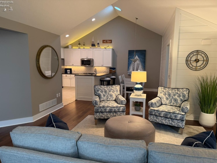 2749 Canterbury Circle, Port Clinton, 43452, 2 Bedrooms Bedrooms, ,2 BathroomsBathrooms,Residential,For Sale,Canterbury,20261550