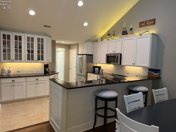 2749 Canterbury Circle, Port Clinton, 43452, 2 Bedrooms Bedrooms, ,2 BathroomsBathrooms,Residential,For Sale,Canterbury,20261550