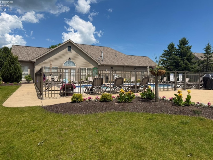 2749 Canterbury Circle, Port Clinton, 43452, 2 Bedrooms Bedrooms, ,2 BathroomsBathrooms,Residential,For Sale,Canterbury,20261550