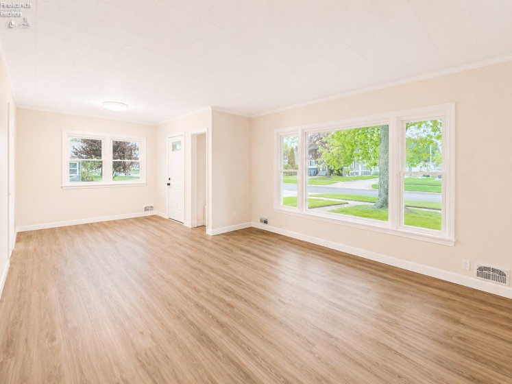 522 3rd Street, Port Clinton, 43452, 2 Bedrooms Bedrooms, ,2 BathroomsBathrooms,Residential,For Sale,3rd,20261545