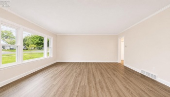 522 3rd Street, Port Clinton, 43452, 2 Bedrooms Bedrooms, ,2 BathroomsBathrooms,Residential,For Sale,3rd,20261545