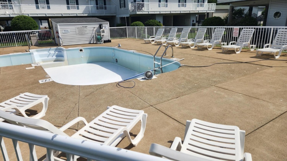 49 Schooner Point Drive, Port Clinton, 43452, 2 Bedrooms Bedrooms, ,2 BathroomsBathrooms,Residential,For Sale,Schooner Point,20261682