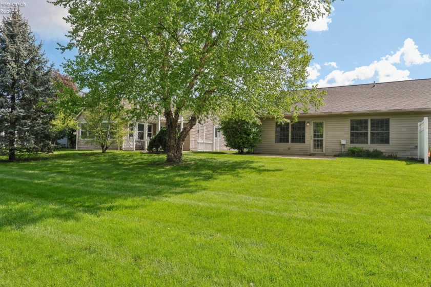 2111 Lakefield Drive, Huron, 44839, 2 Bedrooms Bedrooms, ,2 BathroomsBathrooms,Residential,For Sale,Lakefield,20261686