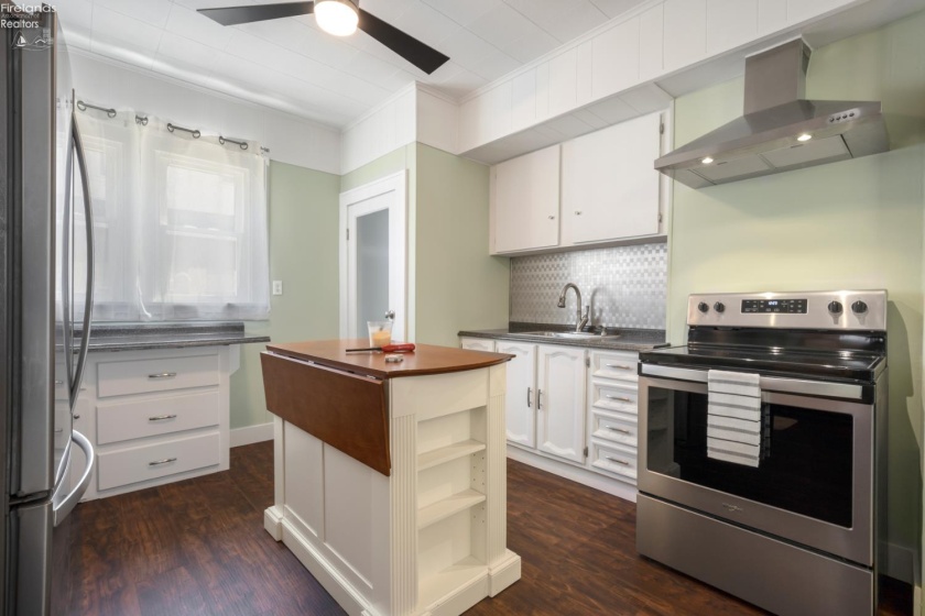 403 4th Street, Port Clinton, 43452, 4 Bedrooms Bedrooms, ,2 BathroomsBathrooms,Residential,For Sale,4th,20261685