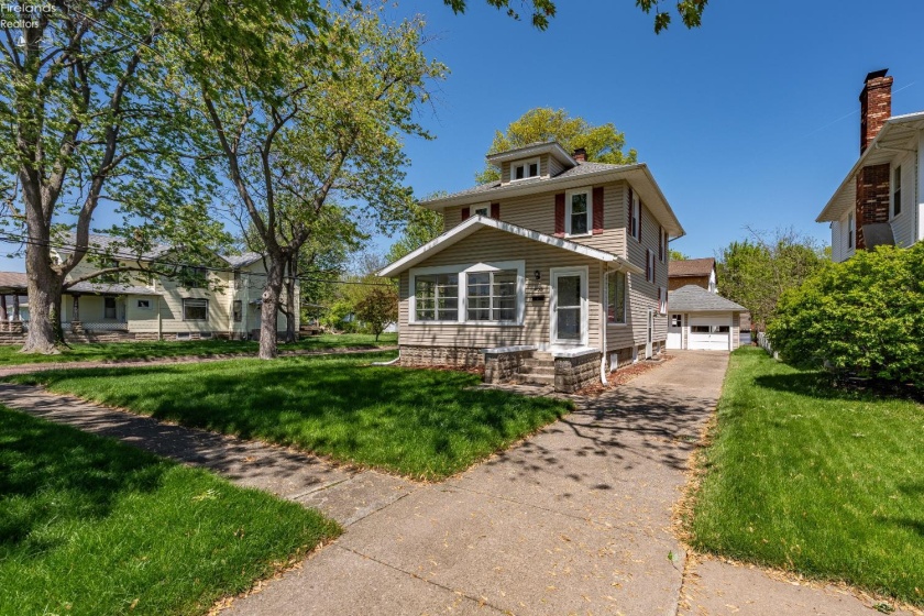 403 4th Street, Port Clinton, 43452, 4 Bedrooms Bedrooms, ,2 BathroomsBathrooms,Residential,For Sale,4th,20261685